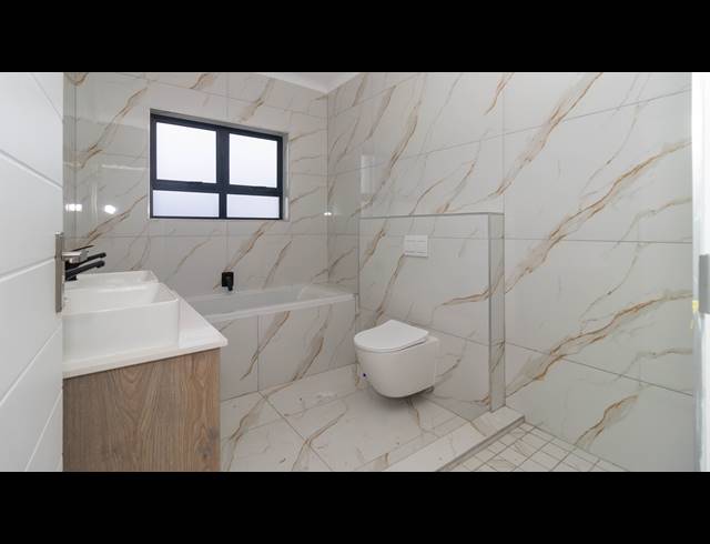 3 BEDROOM APARTMENT FOR SALE IN SANDOWN